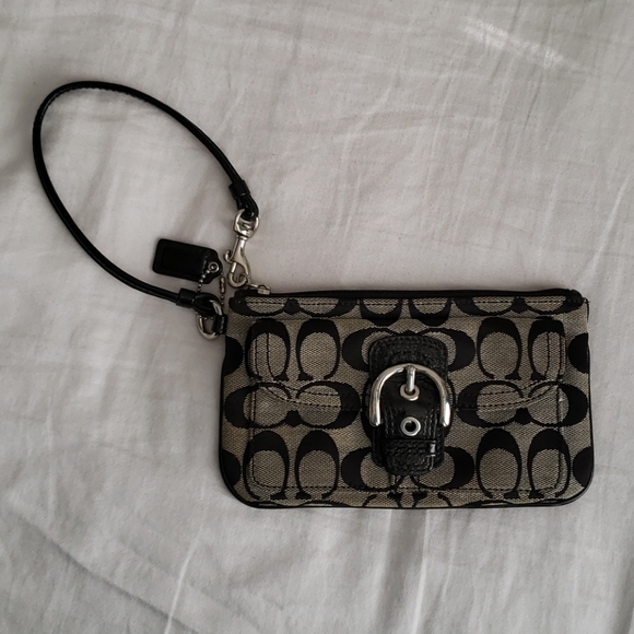 Coach Signature Wristlet - Picture 1 of 6